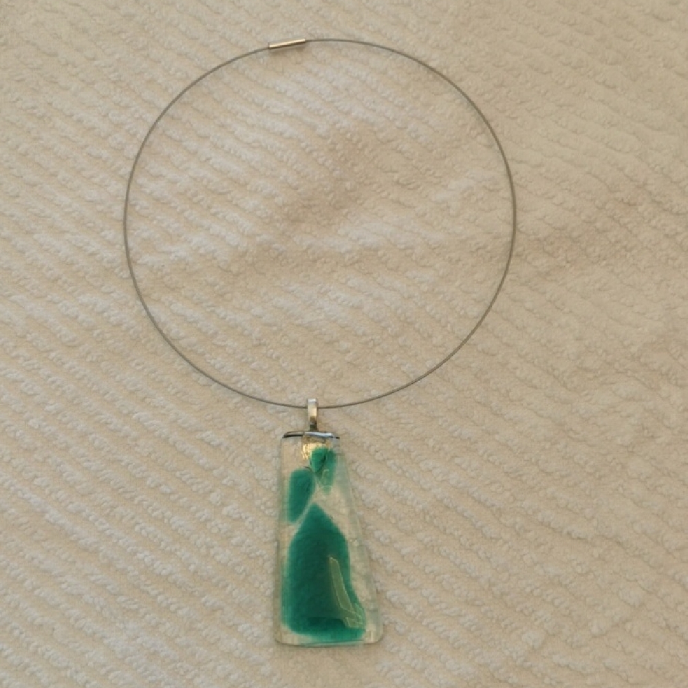 Elegant Green Pendant Necklace
